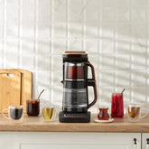 Karaca Çaysever Robotea Pro - 4 in 1 Sprekend Automatisch Theezetapparaat met Glas, Waterverwarmer en Filter Koffiezetapparaat - 2500W - Zwart Koper