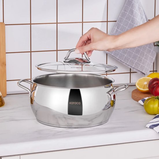 Karaca Emirgan - Roestvrijstalen Kookpan met Deksel - 24 cm - Zilver