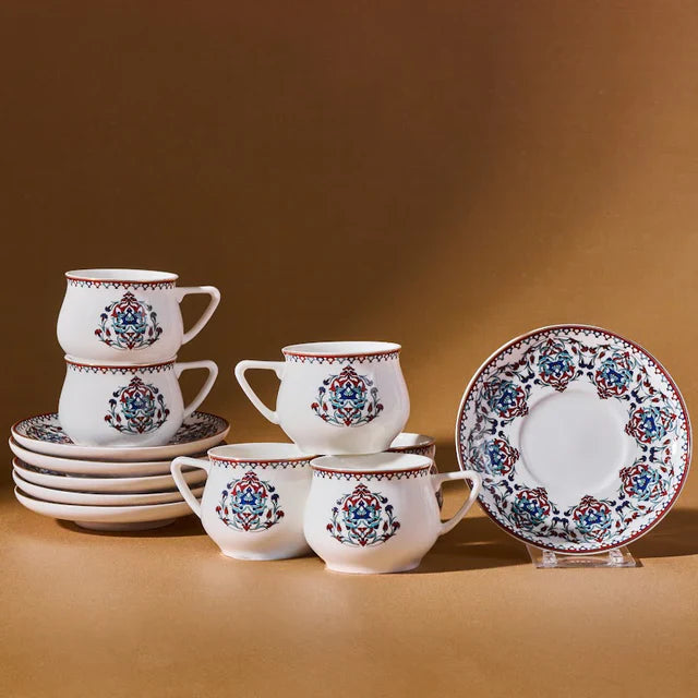 Karaca Nakkaş 6lı Nakkash Turkse Koffie Kopjes Set Voor 6 Personen. 12 TLG. 90 ml. 6X Espresso Kopje en 6X Schotel. Mokka Kopjes. Porselein Espresso Kopjes Set. Koffie Kopjes met Schotel-Espresso Set