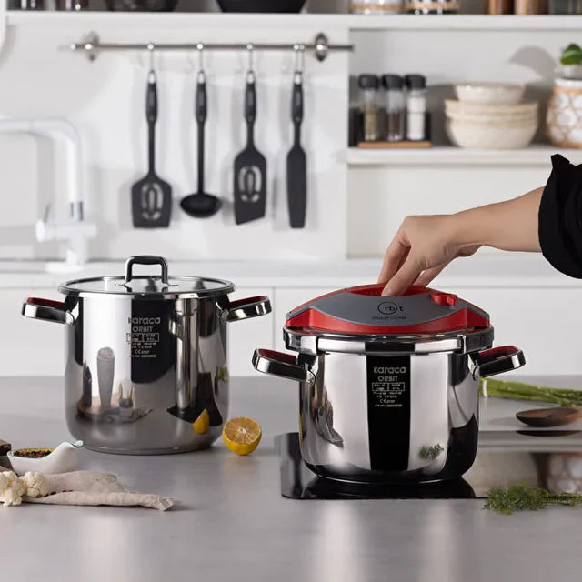 Karaca Orbit - Snelkookpannenset – 6 + 8 Liter – Rood – RVS 18/10 – Pannenset - Veilig & Energiezuinig
