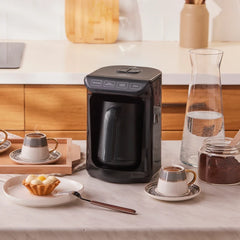 Karaca Hatir Hüp Shiny Black – Volledig Automatisch Turks Koffiezetapparaat – 535W – 5 Kops – Antiaanbaklaag – Overkookbeveiliging – Geluidswaarschuwing