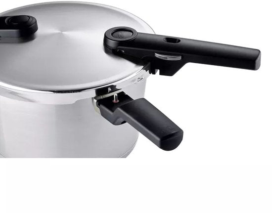Fissler Vitaquick Premium - Snelkookpan 3,5 Liter – RVS – Inclusief Stoominzet en Driepoot – Geschikt voor Inductie
