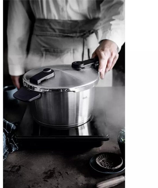 Fissler Vitaquick Premium - Snelkookpan 3,5 Liter – RVS – Inclusief Stoominzet en Driepoot – Geschikt voor Inductie