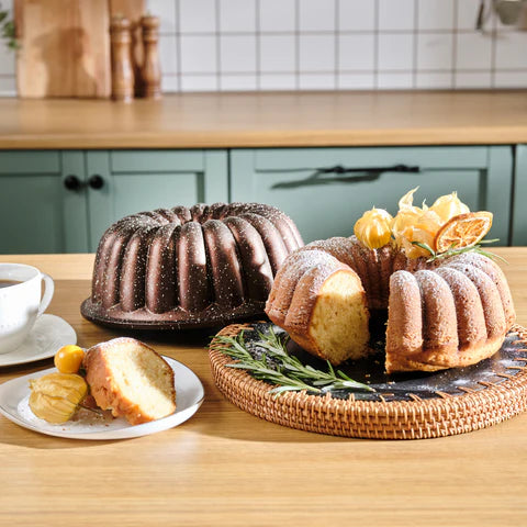 Karaca Cake Pro Lina - Bakvorm - 25.5 cm - Gegoten Aluminium - Bruin - Decoratieve Cakevorm - Ovenbestendig