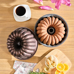 Karaca Cake Pro Lina - Bakvorm - 25.5 cm - Gegoten Aluminium - Bruin - Decoratieve Cakevorm - Ovenbestendig