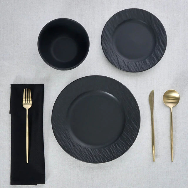 Karaca Solem Embossed. 18-delig servies van steengoed. zwart. elegant servies met borden en kommen. ideaal voor 6 personen