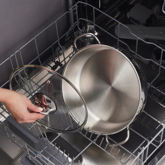 Karaca Emirgan - Lage Kookpan met Deksel 30 cm – 18/10 RVS – Inductie Geschikt – Vaatwasserbestendig – Zilver