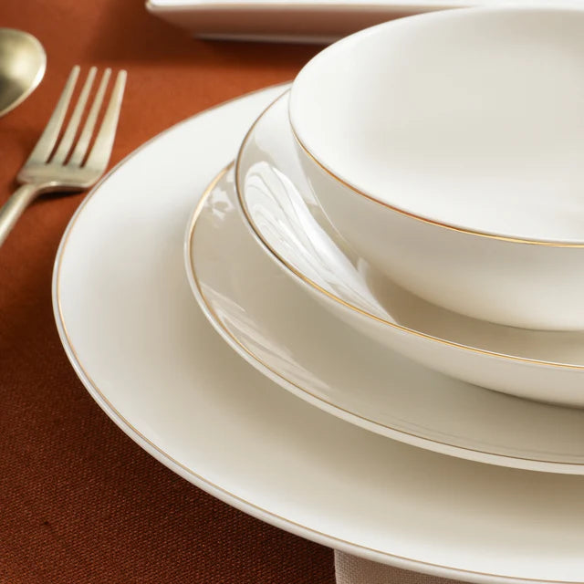 Karaca Donatella - 70-Delige Serviesset voor 12 Personen – Wit/Goud – Luxe New Bone Dinerservies met Soepterrine en Serveerschalen