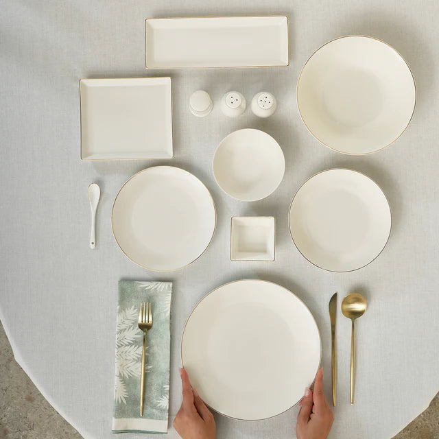 Karaca Donatella - 70-Delige Serviesset voor 12 Personen – Wit/Goud – Luxe New Bone Dinerservies met Soepterrine en Serveerschalen