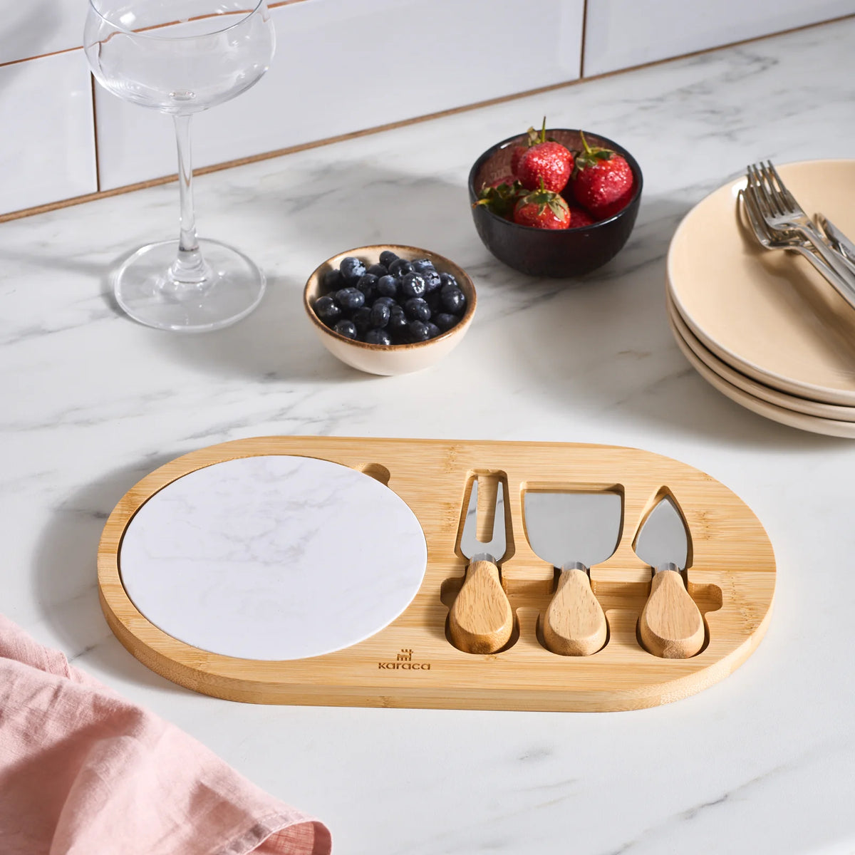 Karaca Cheesekit Bamboe Kaasplank Set - Snij- en Serveerplank - Incl. Kaasmessen - Hout & RVS