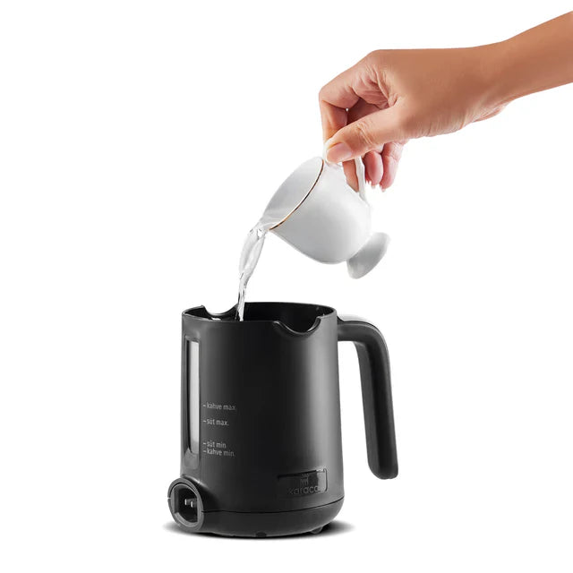 Karaca x Beşiktaş Gelicentieerde Hatır Hüps Turkse Koffiemachine met Melkfunctie en Clublied