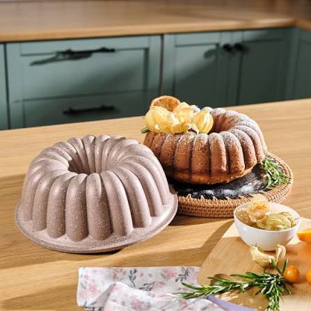 Karaca Cake Pro Lina - Bakvorm - 25.5 cm - Gegoten Aluminium - Roségoud - Decoratieve Cakevorm