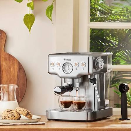 Karaca Coffee Art 1353 Espressomachine – 20 Bar – 1350W – 1.8L Watertank – Melkopschuimer – Manometer – Zwart