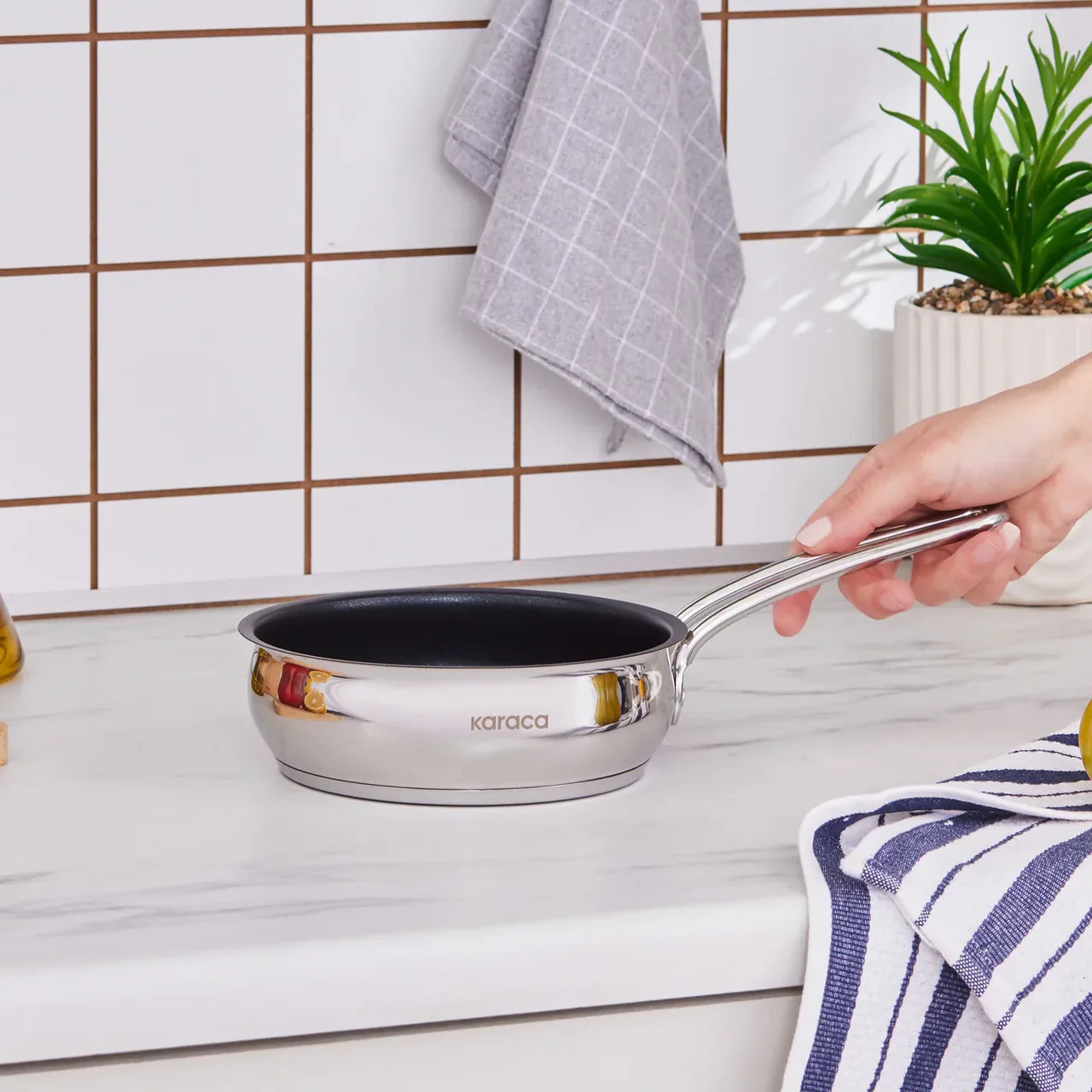 Karaca Emirgan - Steelpan - 16 cm - 18/10 Roestvrijstaal - Geschikt Voor Inductie