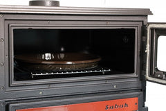 S107/3D Sabah Open Haard Met Oven – Zwart/rood - Drie-Raams Haard – Houtkachels – Gietijzer Haardkachel – 15,87 KW – Inclusief, Bakplaat, Ovengrill, Haak ,Schraper en Kachelpijpen