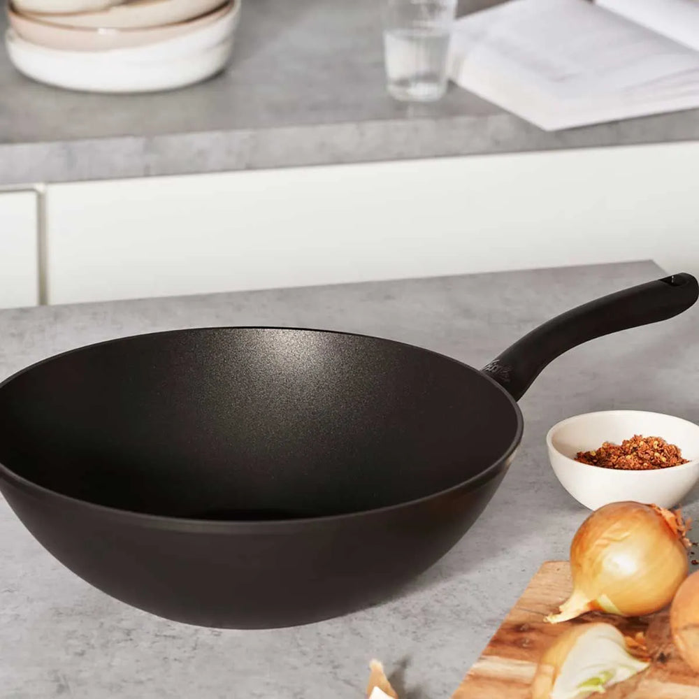 Fissler Cenit® - Wok Pan - Inductie Geschikt -28 cm - Zwart