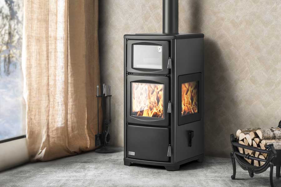 TKS-19 Houtkachel – 12 kW – 10 kg Inhoud – Ø150 mm Rookgasafvoer – 78,69% Rendement – 160 kg (+ 8 kg Ventilator)