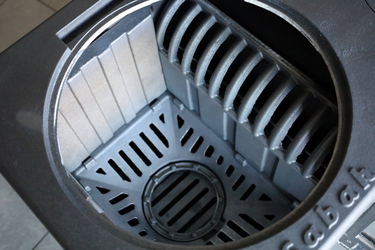 S11UC Sabah Open Haard Met Oven –Kuzine - Houtkachels Op Voet – Gietijzer Haardkachel- Mat Zwart – 7,99 KW – Inclusief Haak en Schraper